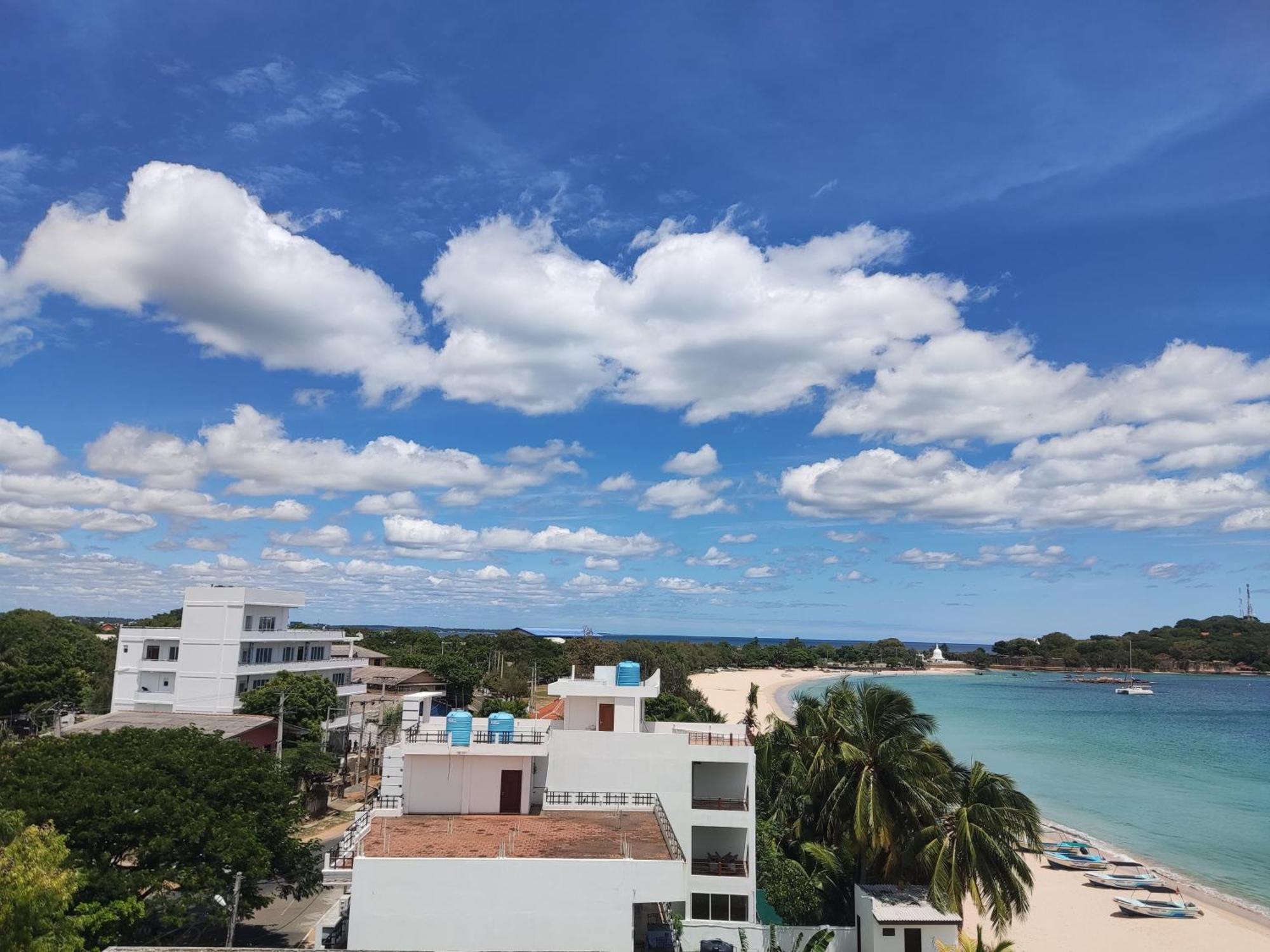 Trinco Beach By Dsk Trincomalee Exterior photo